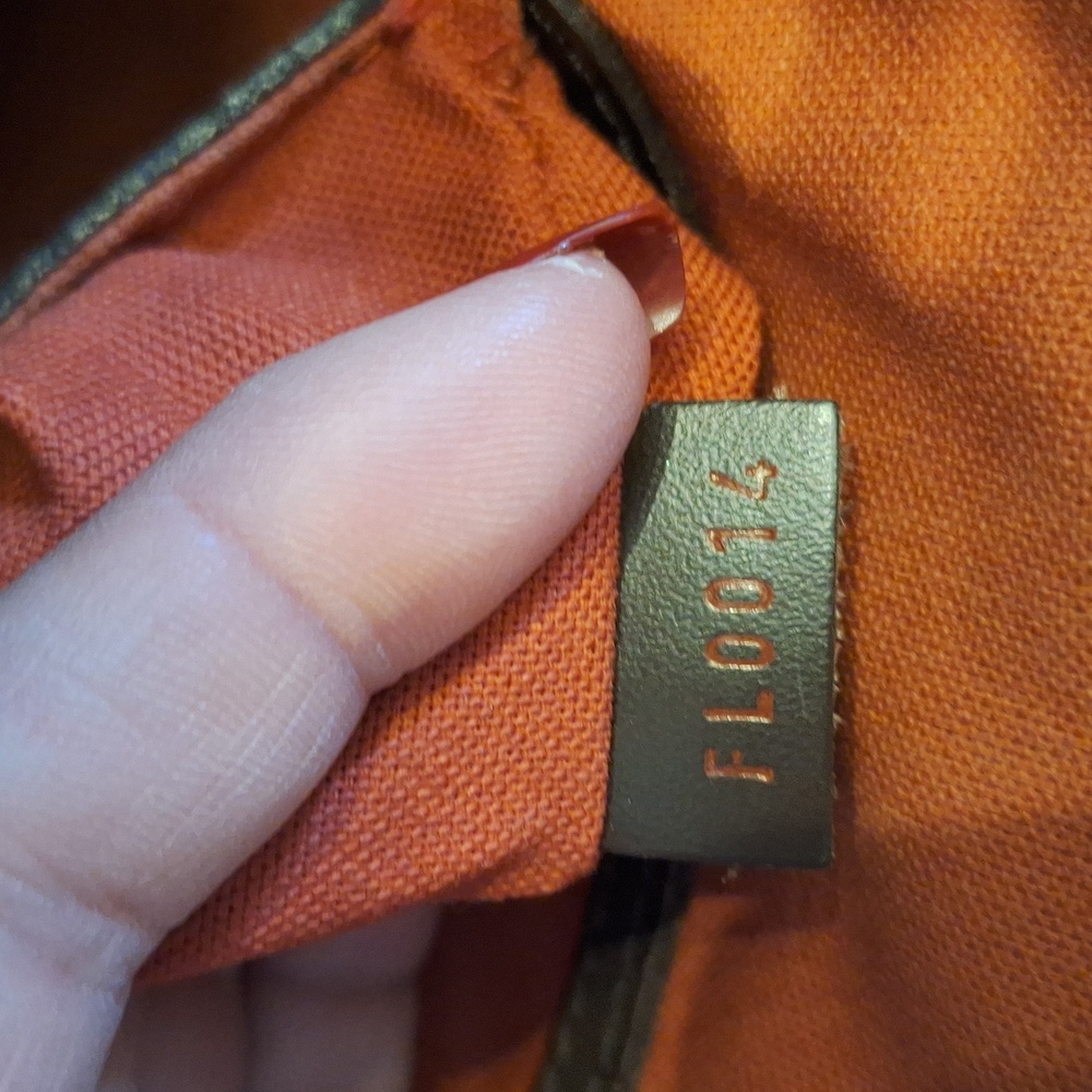 Louis Vuitton Alma - Picture 15 of 16